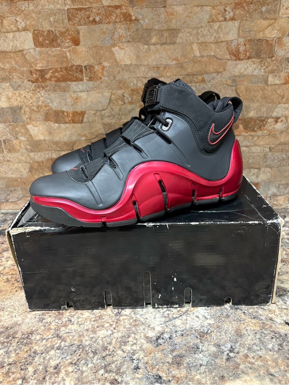 Nike Zoom LeBron 4 2007 'Black Crimson' 314647-002 Size 8.5